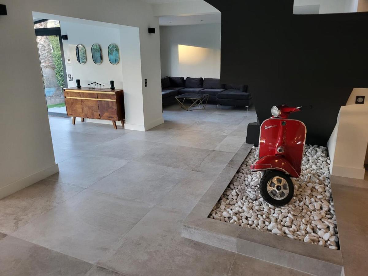 Bel Air - 240m2 - Freshly Completely Renovated - - Pool - No Party Allowed - No Bachelor-ette